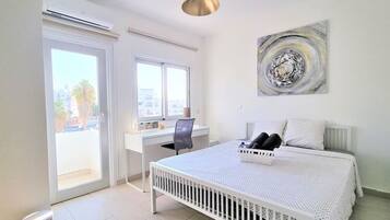 5 quartos, escrivaninha, ferros/tábuas de passar roupa, Wi-Fi