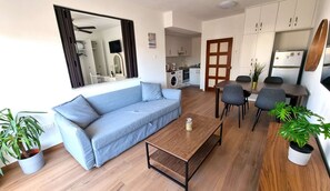 Interior - Sea View Apt - 2 min walk to the Beach + 200Mbit (Larnaca)