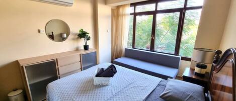 2 bedrooms, iron/ironing board, WiFi, bed sheets