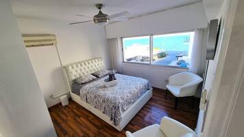 1 chambre, fer et planche Ă repasser, Wi-Fi, draps fournis