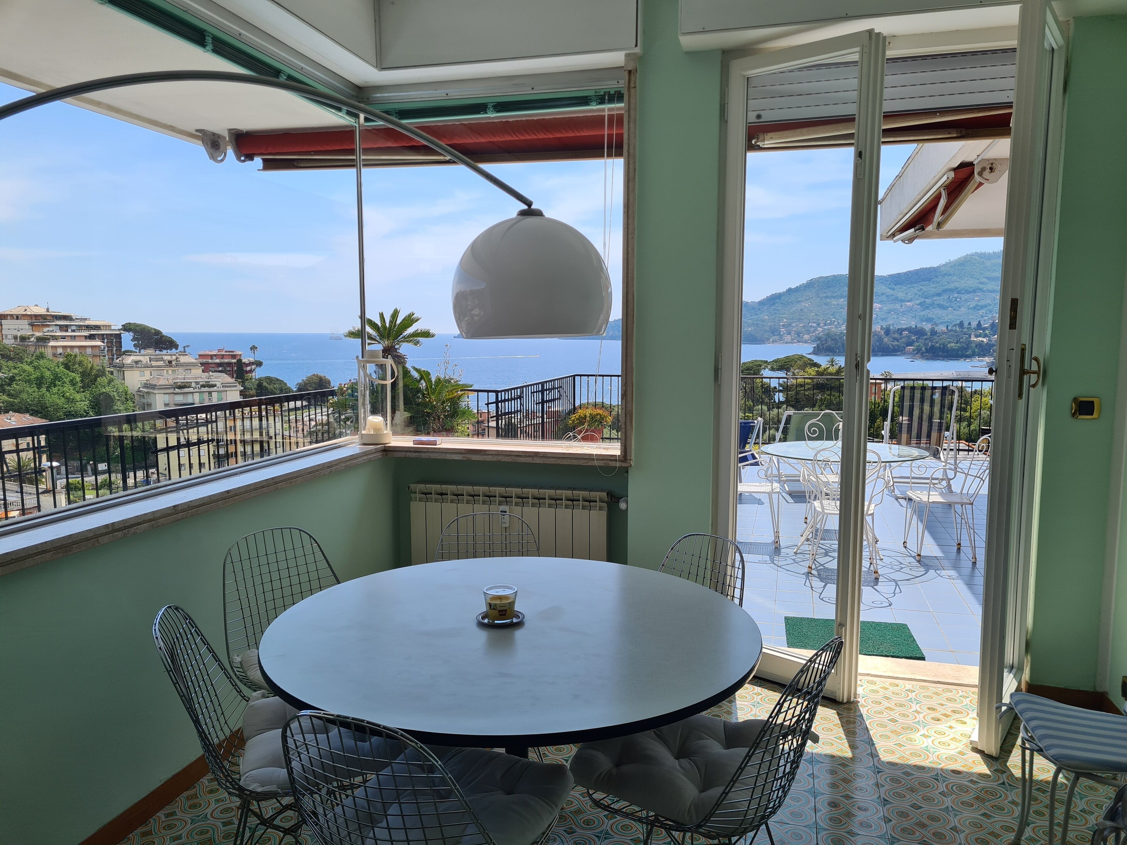 Appartamento Business | Area soggiorno | TV 42 pollici con canali digitali