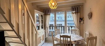 Charming 2-BR apartment in the village center for 5