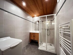 Hair dryer - Spacious apt for 8, ski-in/ski-out, parking, wifi included (Lanslebourg-Mont-Cenis)