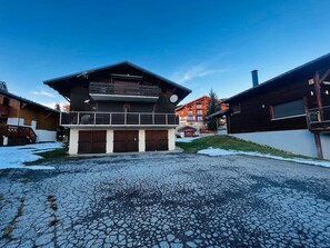 Exterior - Cozy 2BR Apt at Les Saisies, Close to Slopes, Sleeps 6, South Balcony, Garage Included (Les Saisies)