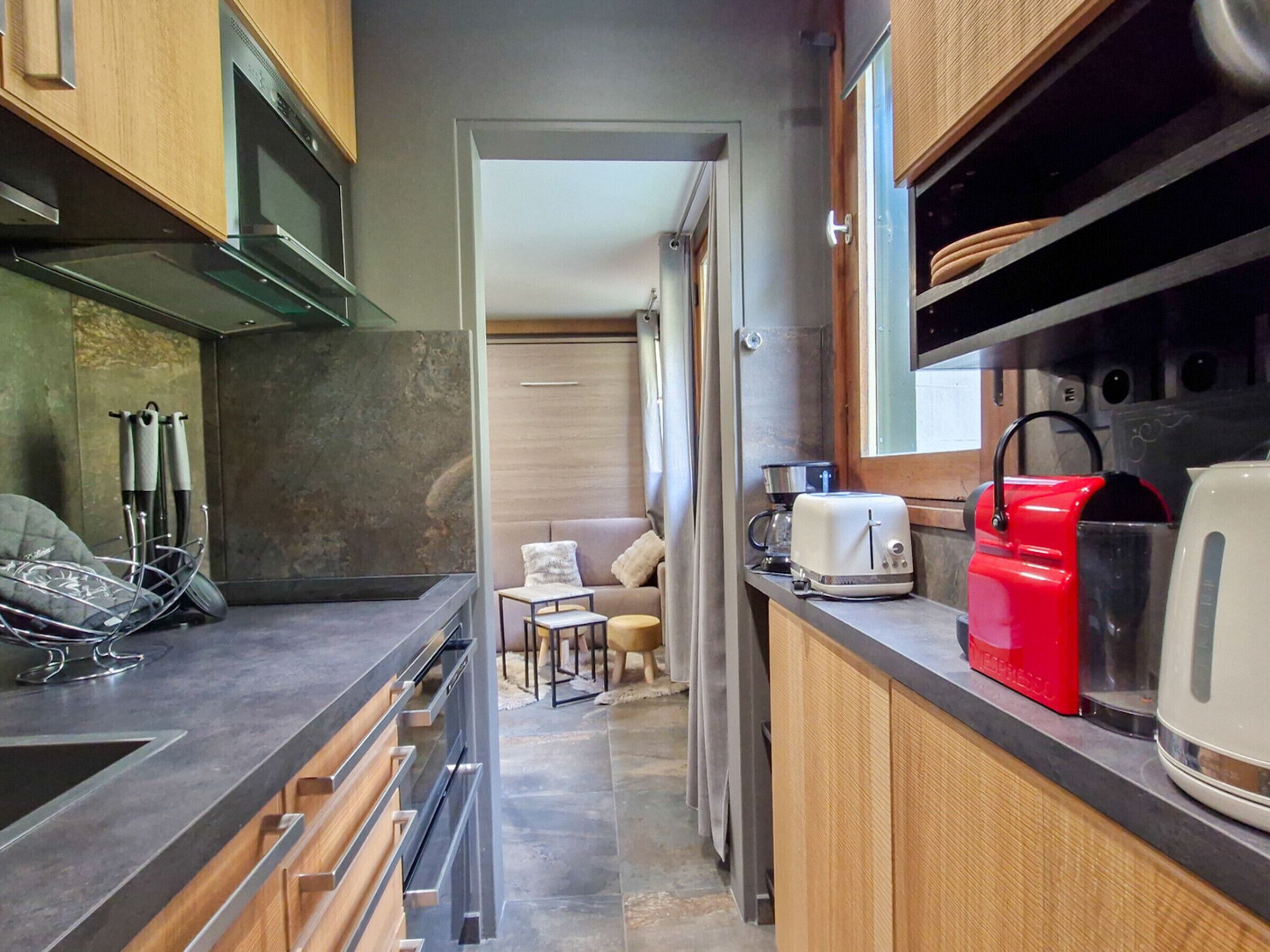 Réfrigérateur, micro-ondes, four, lave-vaisselle