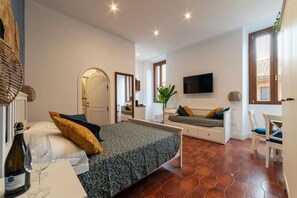 1 habitación, tabla de planchar con plancha, wifi gratis y ropa de cama 