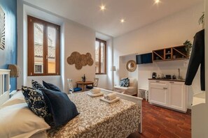 1 bedroom, iron/ironing board, free WiFi, bed sheets - New Charming Studio Unit in the heart Of Trastevere - Studio 2 (Roma)