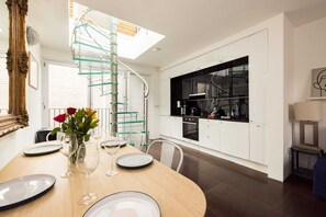 Dining - Stylish 3-Bed House in quiet street in the heart of Shoreditch  (Greater London)
