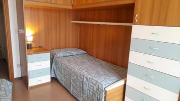 2 chambres, fer et planche Ă repasser, Wi-Fi gratuit, draps fournis