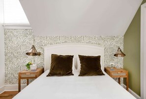 5 bedrooms, iron/ironing board, travel crib, WiFi