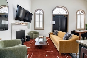 TV, offices - The Chapel | Estate 5BR Gem in Downtown Charleston (Charleston)