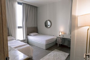 3 bedrooms, WiFi - ALSAWAH | Luxury 3BR Suite @Aeon Towers: Balcony & Skyline View (Giza Governorate)