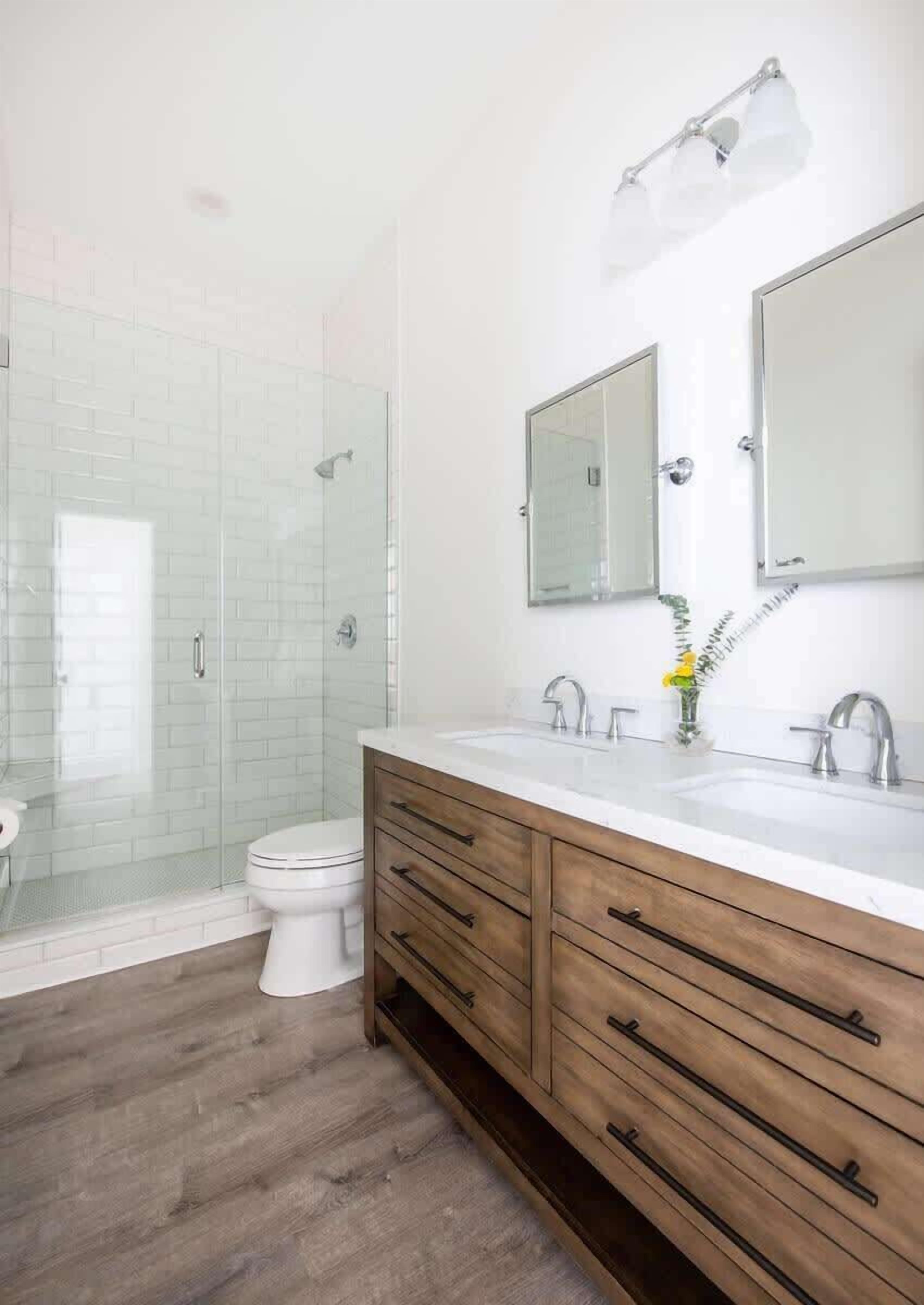 Shower, hair dryer, towels, shampoo