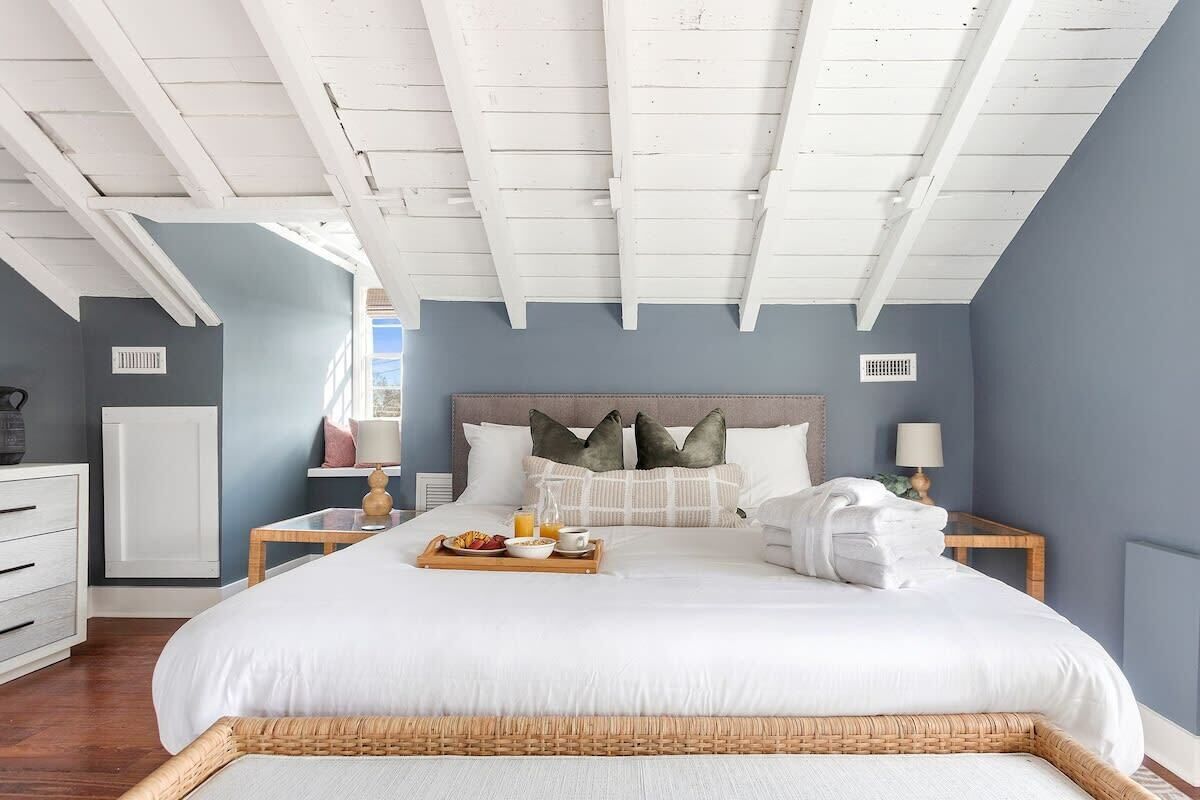 4 bedrooms, iron/ironing board, travel cot, WiFi