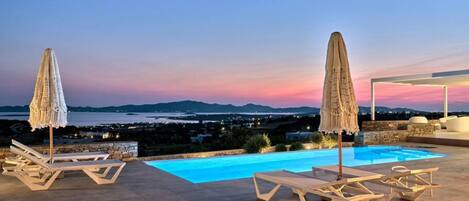Villa | 5 camere, una scrivania