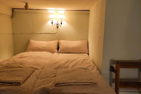 the cozy niche on our high plateau area above the kitchen...