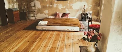 3 slaapkamers, een bureau, een strijkplank/strijkijzer, wifi