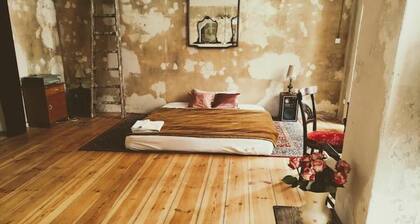 Historical Vibes in Bohemian Art Gallery for an Alternative Stay,Heart of Berlin