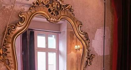 Historical Vibes in Bohemian Art Gallery for an Alternative Stay,heart of Berlin