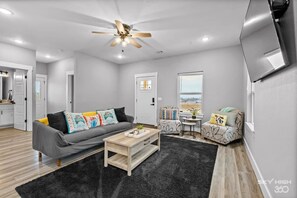 Televisión y oficina 