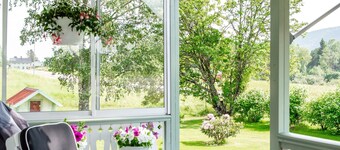 Tiny House, Stuga at Forest Family Home. Nature, Wildlife, Hiking, Peace & Quiet