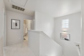 Interior - Modern Central East Austin 4BR Gem (Austin)