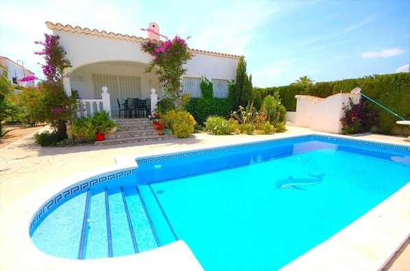 Outdoor pool - SAONA VILLAS (CP IRIS): villa for 8 people, private swimming pool (Les Tres Cales)