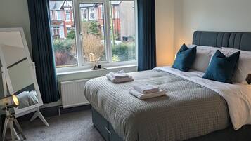 5 bedrooms, iron/ironing board, travel cot, Internet