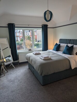 5 bedrooms, iron/ironing board, travel cot, Internet