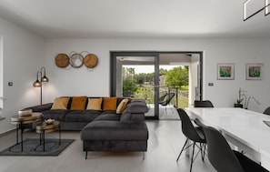 Smart TV, fireplace - Stunning home in Labin (Labin)