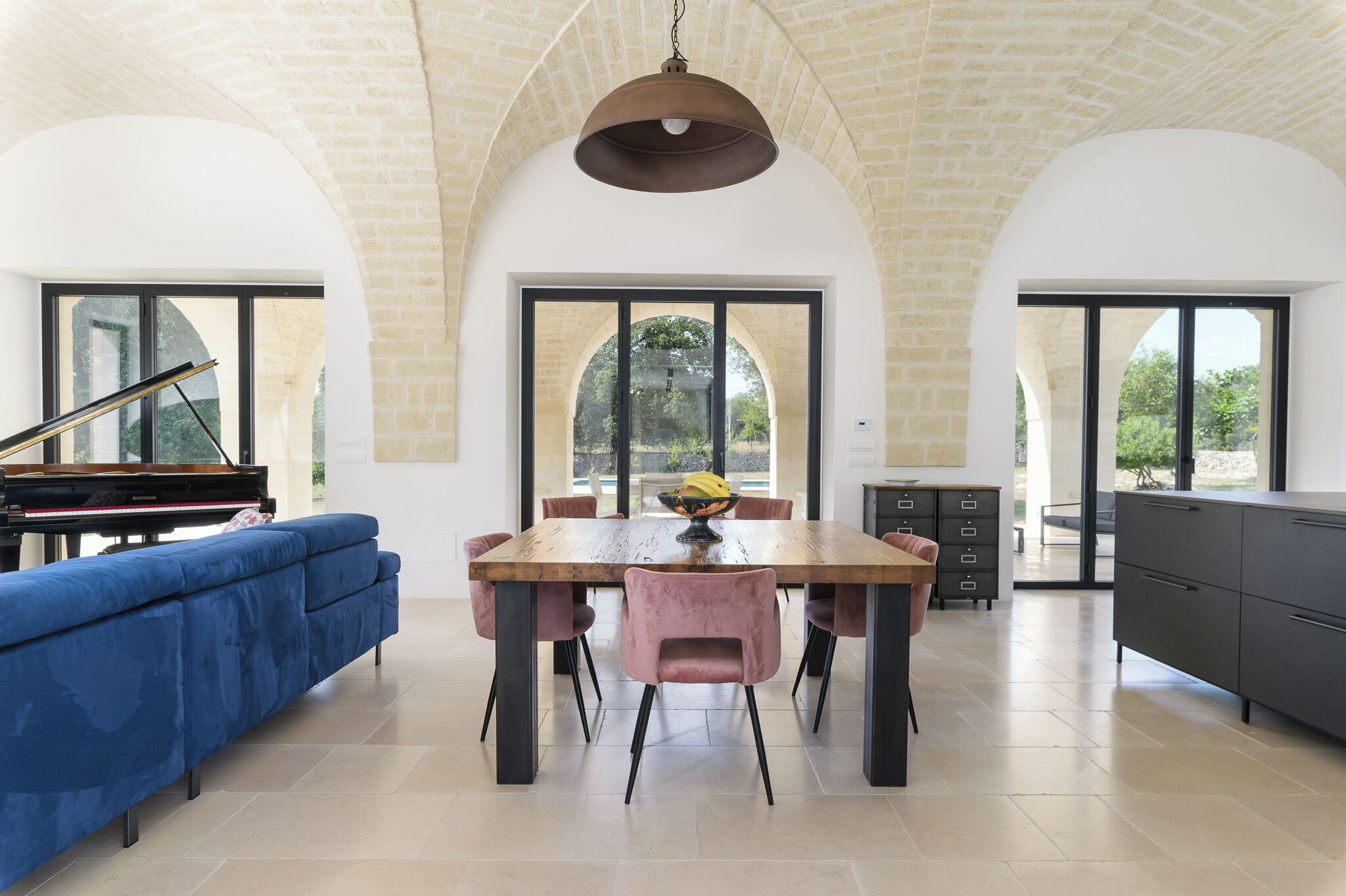 Deluxe-Villa | Wohnbereich | 35-Zoll-Flachbildfernseher mit Digitalempfang