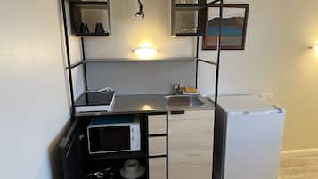 Classic-studiolejlighed | Privat køkken | Køleskab/fryser i fuld størrelse, mikrobølgeovn, kogeplade, elkedel