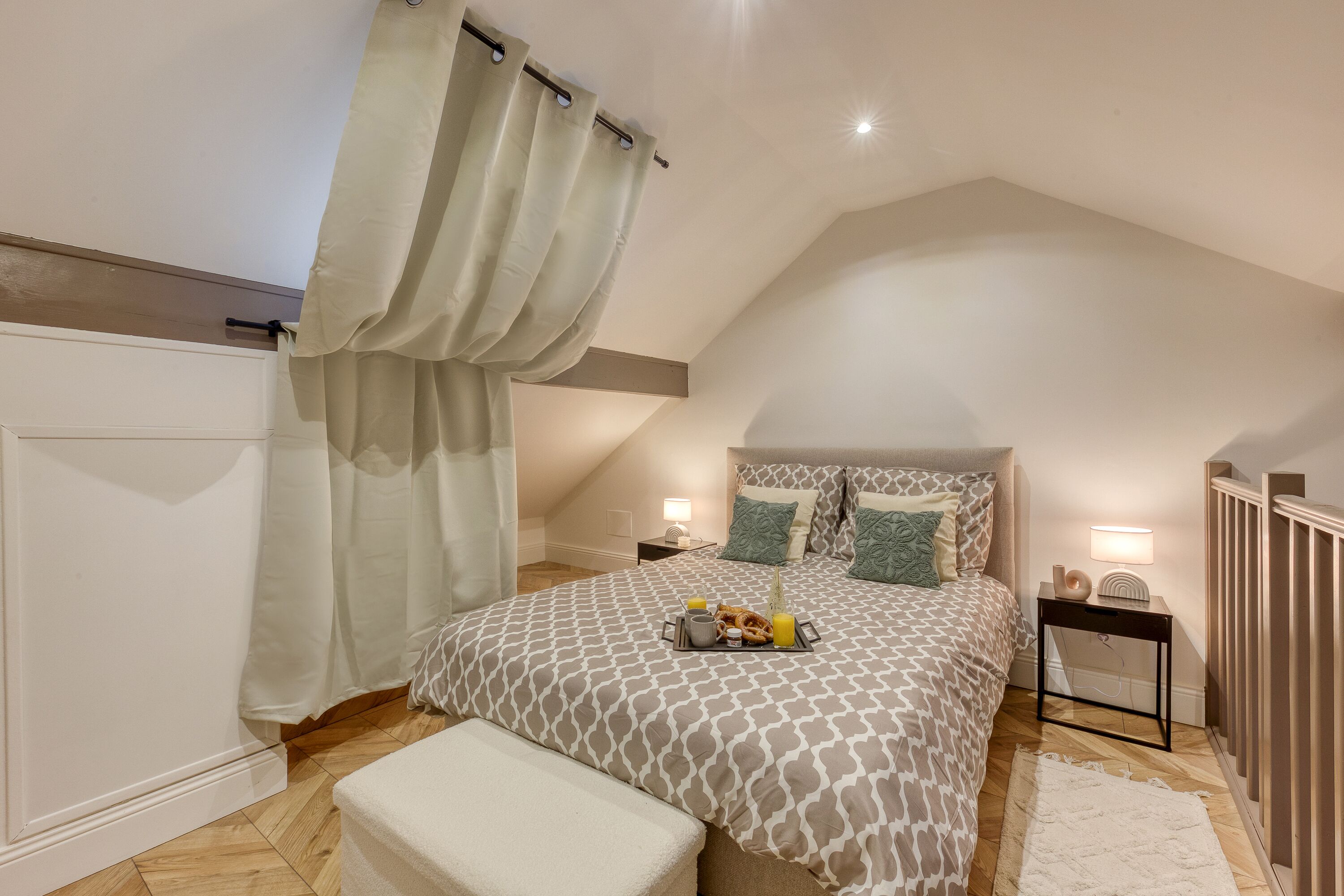 1 habitación, tabla de planchar con plancha, wifi y ropa de cama 