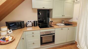 Casa de campo | Cocina privada | Frigorífico, lavavajillas, hervidor eléctrico y tostadora