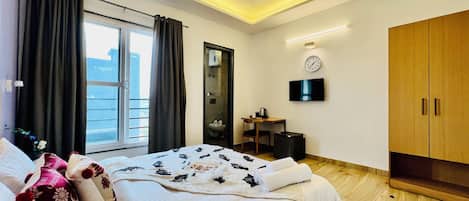 Deluxe Room | 客房内保险箱、办公桌、隔音、熨斗/熨板