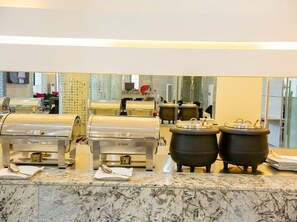 Free daily continental breakfast