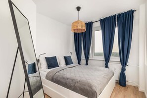 1 slaapkamer, een strijkplank/strijkijzer, wifi, beddengoed