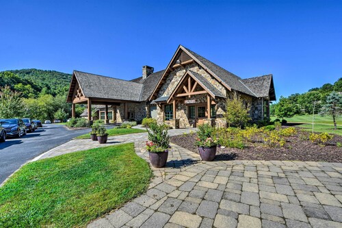 Newly Renovated Sky Valley Condo w/ Mtn Views