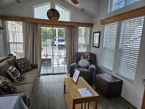 SPACIOUS 1 BEDROOM HOUSE IN DISNEY AREA 5 STAR RATED MILL CREEK RESORT 2752