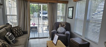 SPACIOUS 1 BEDROOM HOUSE IN DISNEY AREA 5 STAR RATED MILL CREEK RESORT 2752