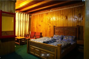 Deluxe Double Room | 1 bedroom, soundproofing, iron/ironing board, free WiFi