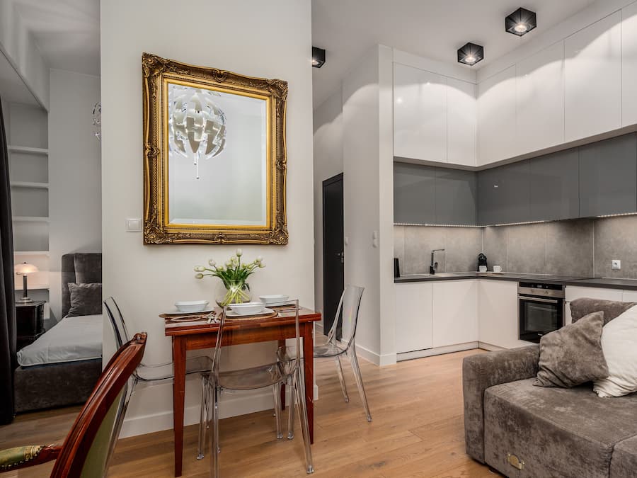 Studio (1) | Private kitchenette | Fridge, microwave, oven, stovetop