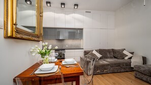 Studio (1) | Restauration dans la chambre