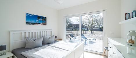 3 slaapkamers, een strijkplank/strijkijzer, wifi, beddengoed