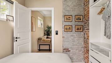 2 bedrooms, iron/ironing board, travel cot, WiFi