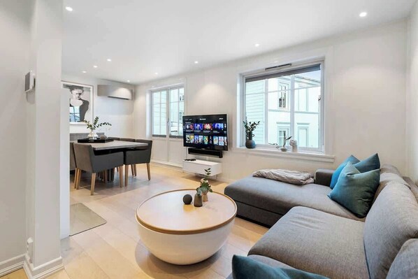 TV, fireplace, offices