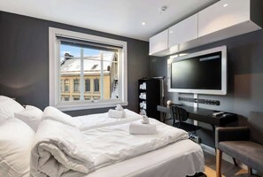 2 bedrooms, iron/ironing board, travel cot, WiFi