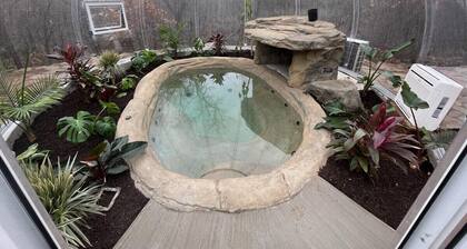 Cabin 2 - Spacious Modern Lux Cabin, Hot Tub, FirePit, Games