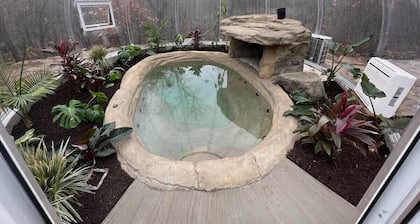 Cabin 5 - Cozy Modern Lux Cabin, Hot Tub, FirePit, Games