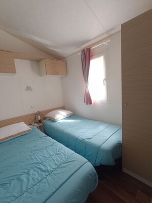 3 bedrooms, iron/ironing board